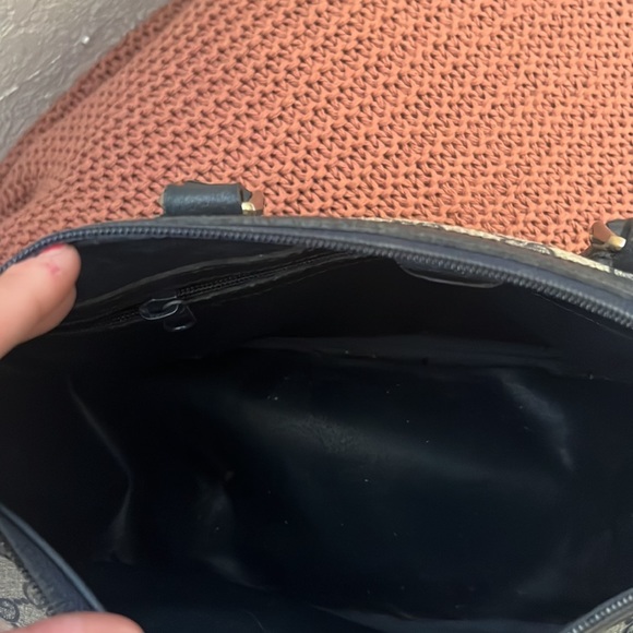 Authentic Vintage Gucci bag. Great condition. - Picture 5 of 6